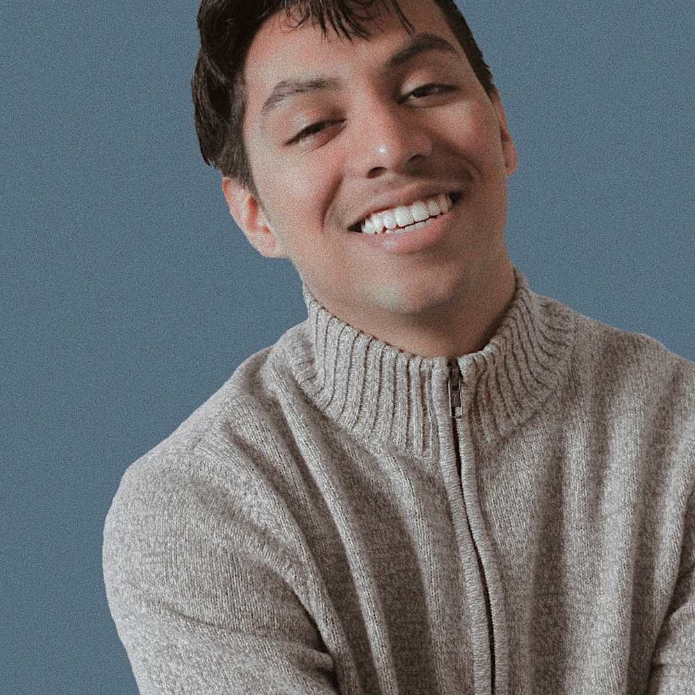 A cozy pullover jacket & convertible turtle neck.